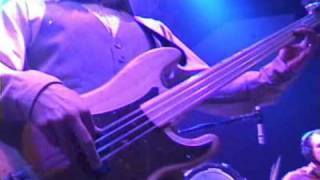 Mute Math - ROY upclose on fretless bass - Obsolete  -  HQ ?
