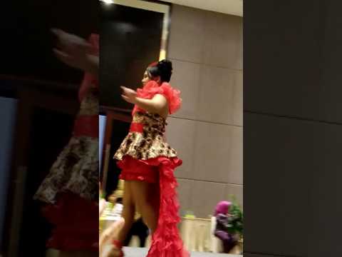 Modeling  beatrix laura k