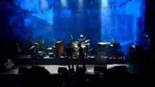 The Good, The Bad &amp; The Queen - The Bunting Song (Live In Moscow)