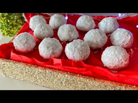 5 minute Almond Snowball Cookies/ 1 Bowl