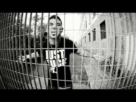 Dadino - 06. Ricordi feat.Lory