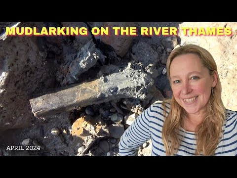 The Five Ghosts I Met On The River Thames - A Beautiful Day Full of Special Mudlarking Finds April