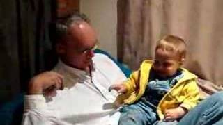 071128 Daar komt een muisje aangekropen