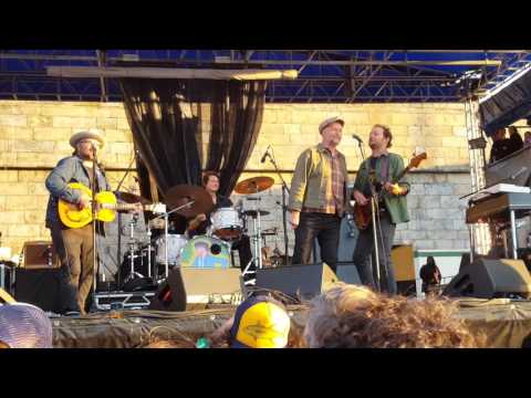 Wilco & Billy Bragg - "California Stars" LIVE at Newport Folk Festival - July 29, 2017