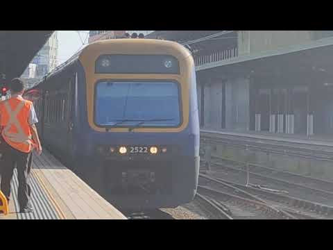 NSW Trainlink Xplorer service from Armidale/Moree, led by DMU 2522 arriving into Central Plat. 2