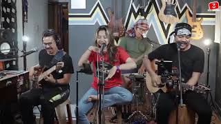 Download lagu DANCE MONKEY COVER DELISA HERLINA mp3