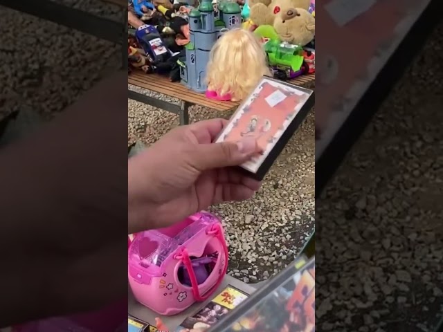 Vídeo relacionado con MERCHANDMANIA Bidón 400ml metálico cinta casette retro vintage futurista friki gamer para viaje y deporte