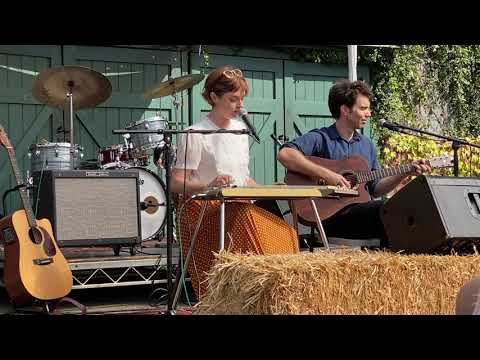 I Fall to Pieces - Alissa Nordmoe