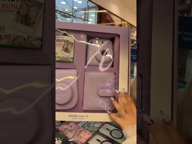 Vídeo relacionado con HIYQIN - Paquete de 2 - Funda para Fotos 2x3, Caja para Fotos Compatible con Fujifilm Instax Mini 12 11 9 8 7s SE 40 90 99 EVO Liplay, Funda para Películas Instax Mini - Transparente