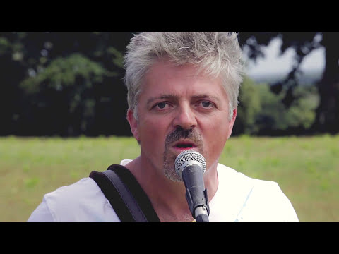 Job - En tee-shirt sale