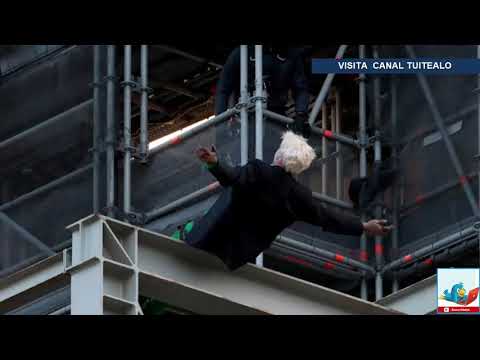 Manifestante se disfraza de Boris Johnson y escala el Big Ben