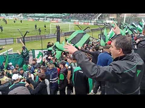 "Nueva Chicago - Almirante Brown | Entrada de la hinchada / Escuchen corran la bola" Barra: Los Pibes de Chicago • Club: Nueva Chicago