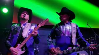 Bronco &quot;Total Que Mas Da&quot; y &quot;Te Quize Una Vez&quot;