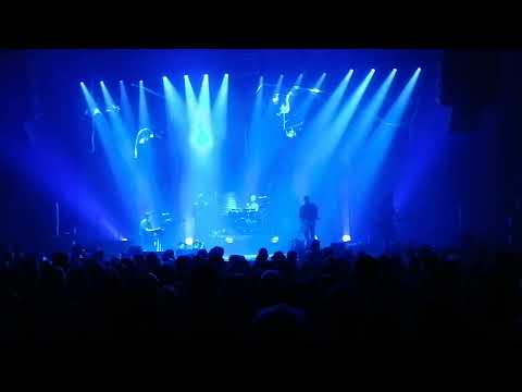 Midnight Oil - Scream In Blue