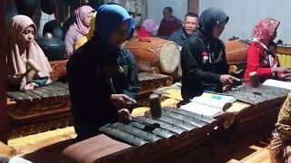 Download lagu Gladen Krawitan Sekar laras'ldr Samiran slendro manyuro' mp3 Download lagu Gladen Krawitan Sekar laras'ldr Samiran slendro manyuro' mp3