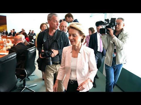 وزيرة الدفاع الألمانية أورسولا فون دير لاين تأمل بأم تصبح أول امرأة تتولى رئاسة المفوضية الأوروبية