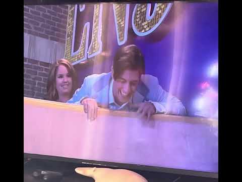 Jessie episode with the giant tea cup