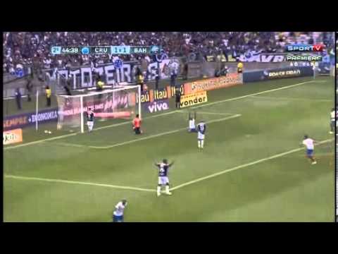 Gol de Anderson Talisca, Cruzeiro 1 x 2 Bahia Brasileirão 2013 Irmã comemora