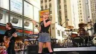 Hilary Duff - Break My Heart Live at Today Show 18-08-05