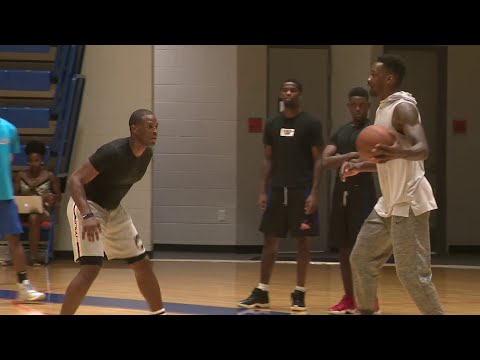 マイアミ・ヒートのディオン・ウェイターズが足首の手術後の練習に戻る (Miami Heat's Dion Waiters back to practice following ankle surgery)