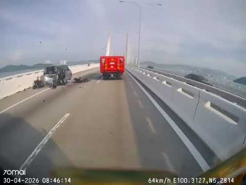 類似淡江大橋，檳城海上大橋也有機車道， 發生嚴重意外