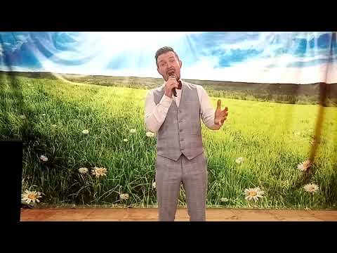 "ГКДЦ" "Девушка помни меня" исполняет Валерий Алешков