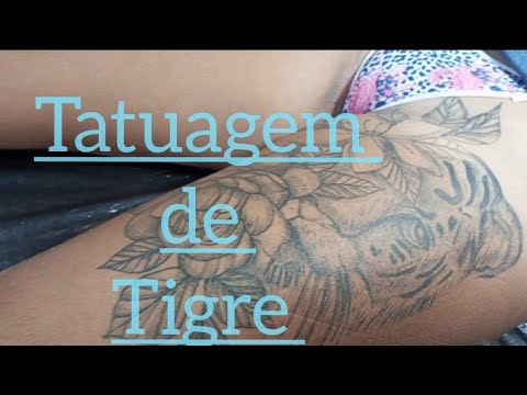 tatuagem de tigre Leo Colin Colin Tattoo floral