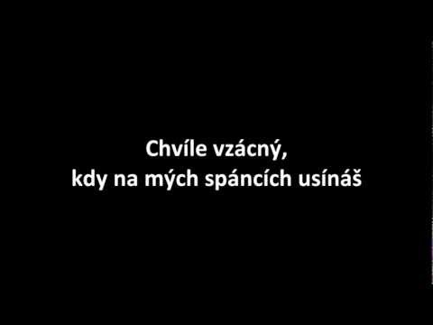 Anna K. - Moudřejší než noc (oficiální lyrics video)