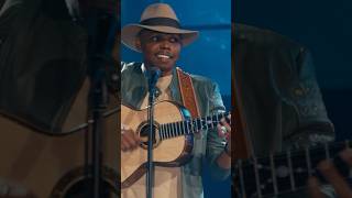 Thácio interpreta "Chão Preto” na Piunti Sessions, uma homenagem a Festa do Peão de Barretos 👏