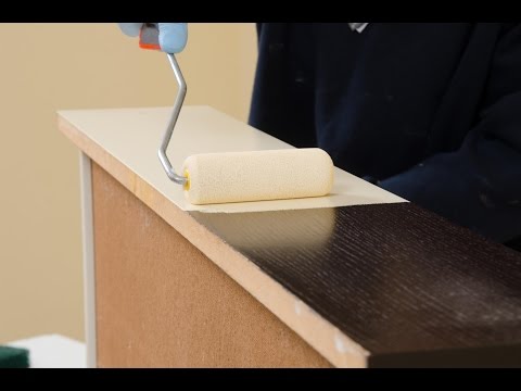 Verniciare  i mobili della camera in legno, microlegno, impiallacciati, in laminato, formica