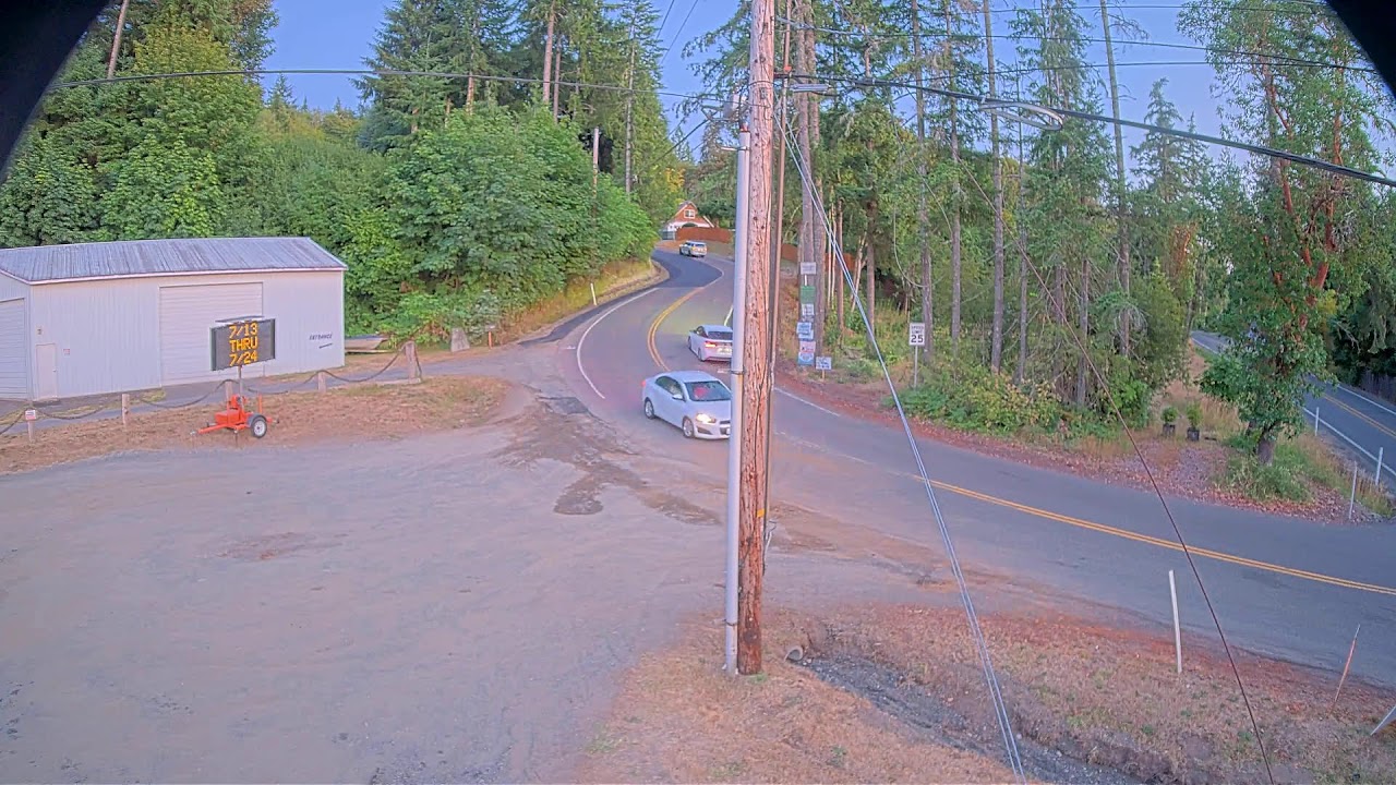 Live webcam view of Trails End Highway 106 Road Cam
