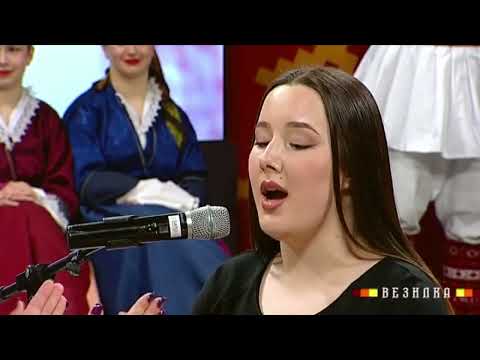 Folk Ensemble Megdan - Angela Madzirova i Serafina Gjorbashlieva -   Tvojte oci Leno