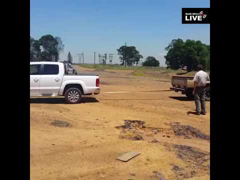 Toyota land cruiser vs Amarok- tag of war