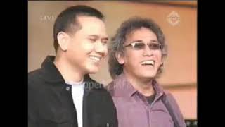 Download lagu Fadly padi feat iwan fals mp3