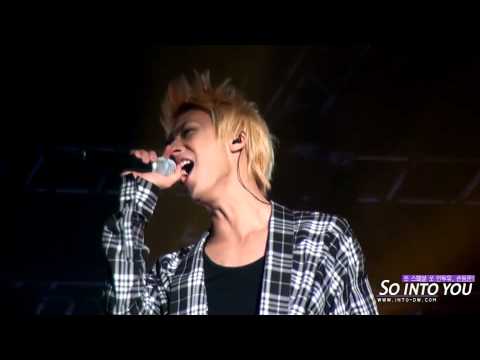 [FANCAM] 110219 Dongwoon - When The Door Closes @ Welcome Back to BEAST Airline #17