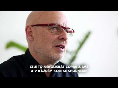 Brian Eno: „Je celkem vzácné, že někdo důvěřuje svému vnímání.“ (English with subtitles)
