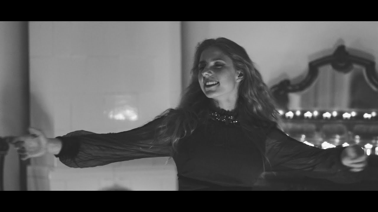 Karolina Lizer - Astor Piazzolla Oblivion (Official Music Video)