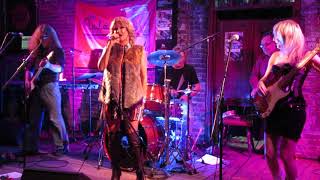 Redneck Woman-Gretchen Wilson Cover - Jenni Doyle ( Las Divas Band ) Live with Lyrics
