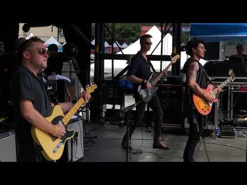 Crossroads Guitar Festival - Artur Menezes - Til The Day I Die (Final Solo)