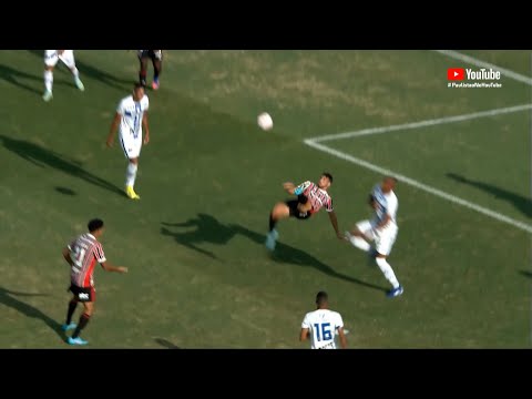 VALE PUSKÁS? CALLERI FAZ GOLAÇO DE BICICLETA E DÁ VITÓRIA AO SÃO PAULO CONTRA O ÁGUA SANTA