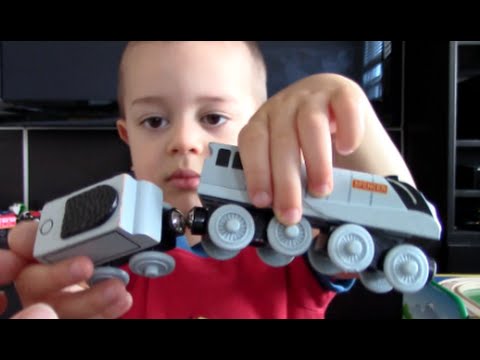 Feature Friday Ep.4 | Thomas and Friends Wooden Railway Spencer | Kids Toys Play