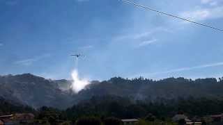 preview picture of video 'Incendio en Vincios, Gondomar, Serra do Galiñeiro 15 09 13. HD'