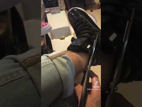 “It’s gonna break my scissors 😂” cut off ankle monitor #housearrest #anklemonitor #parole #texas