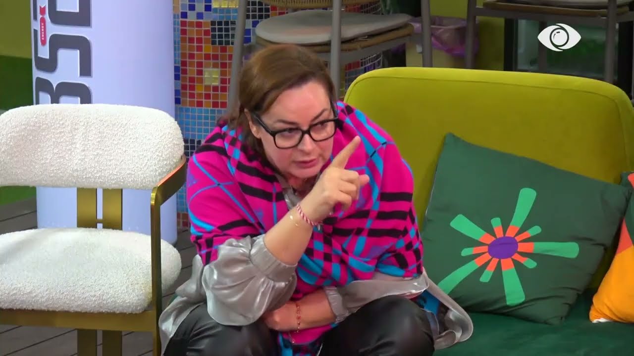 “Të më thuash mua frikacake…”/ Vazhdon debati mes Françeskës dhe Julias