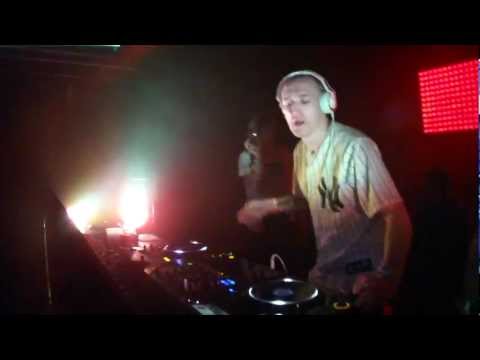 DJ Pikey - Live @ Raver's Fantasy *part 1*