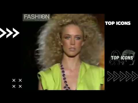 Raquel Zimmermann e Liliane Ferrarezi para Roberto Cavalli 2004 em Milão.