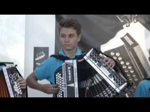 Harmonikarski orkester Modras - Zaradi pesmi