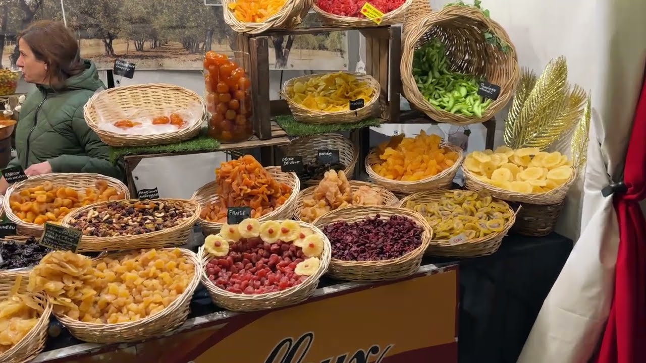 UMA PEQUENA FEIRA DE NATAL EM PARIS