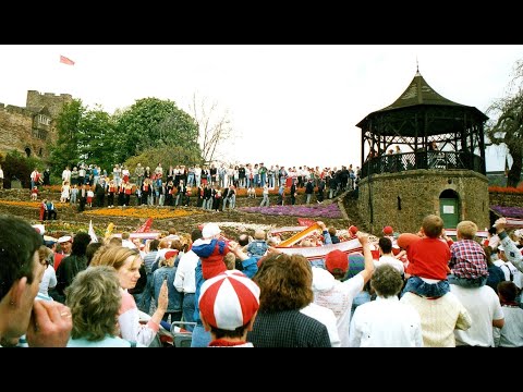 1988-89 FA Vase Final - post replay celebrations