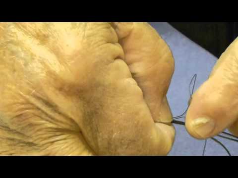 Rigging a block to a mast or spar for model ship builders